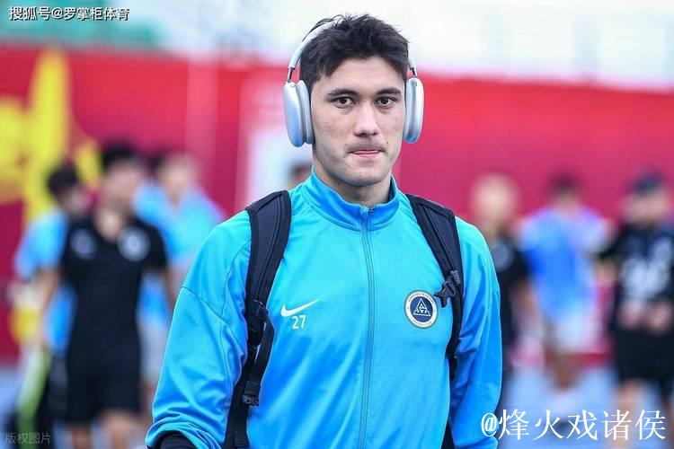 金球奖争议：0球0助入选引热议，11球本土射手竟无缘